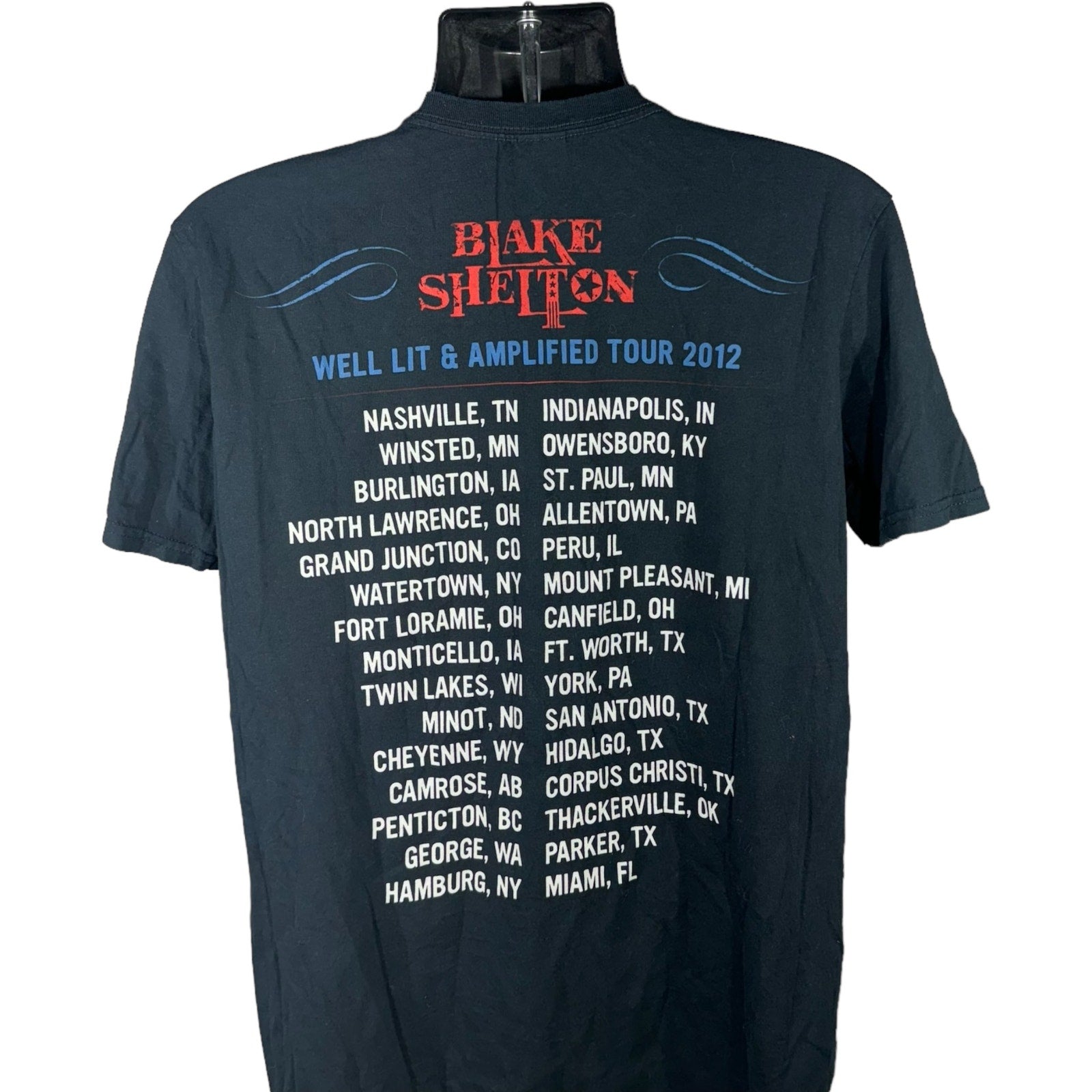 Collection of Blake Shelton Well Lit & Amplified Tour Tee 2012 in a gallery layout