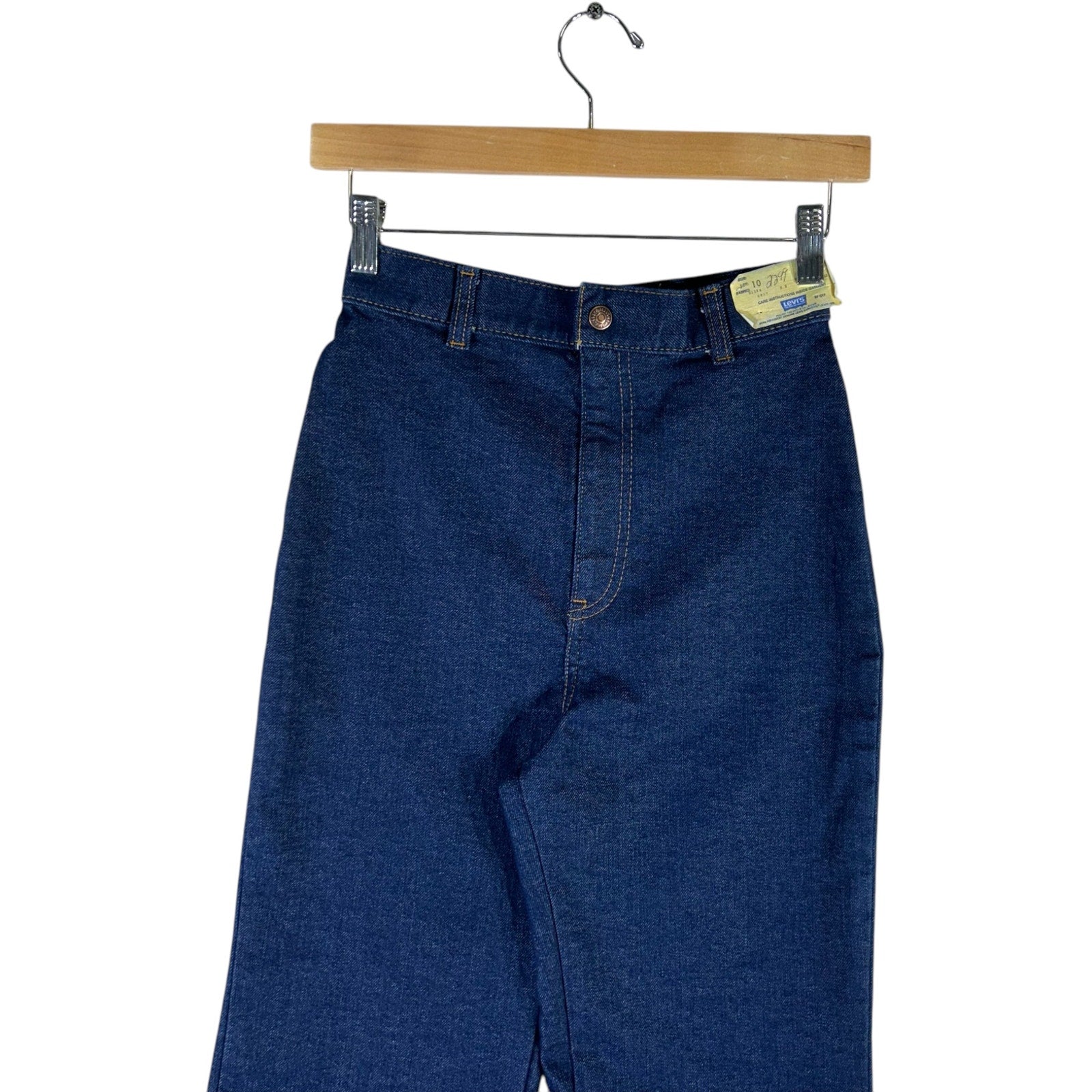 Collection of Vintage Women's Levi's Denim Straight Leg Jeans Size 10 in a gallery layout