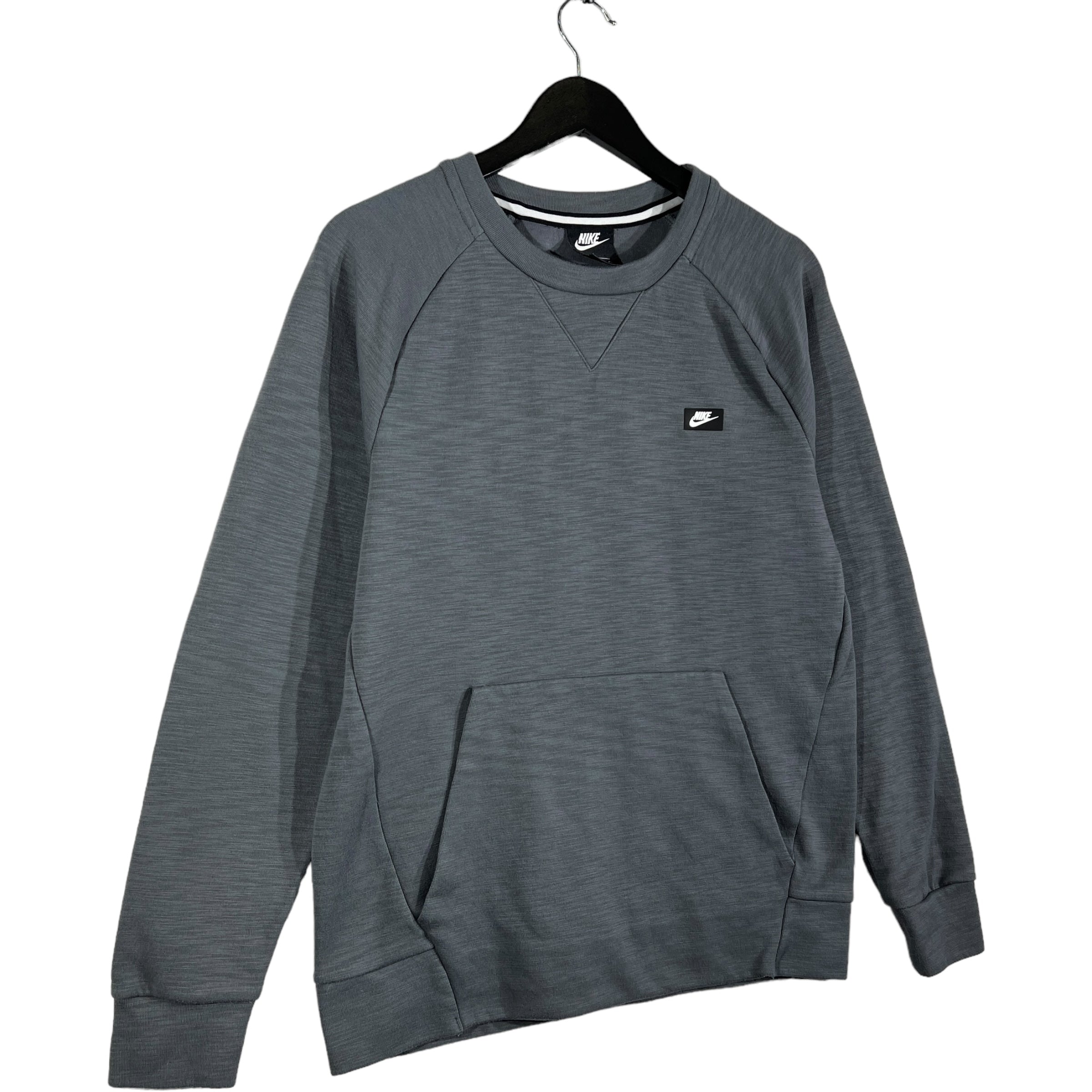 Collection of Nike Pocket Pullover in a gallery layout