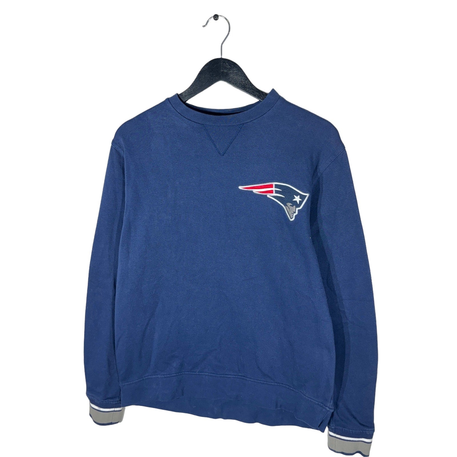 Collection of NFL Patriots Crewneck in a gallery layout