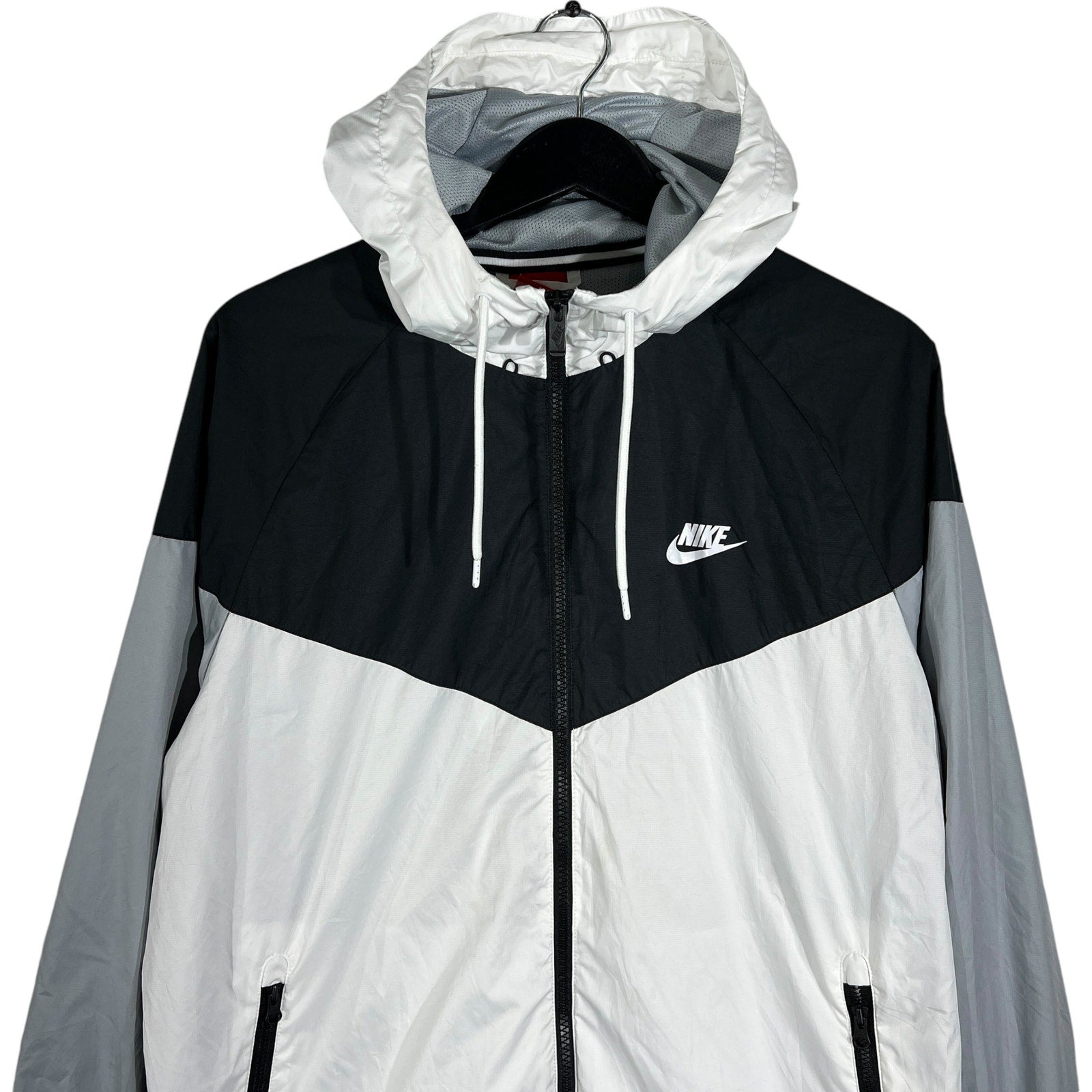 Collection of Nike Full Zip Windbreaker in a gallery layout