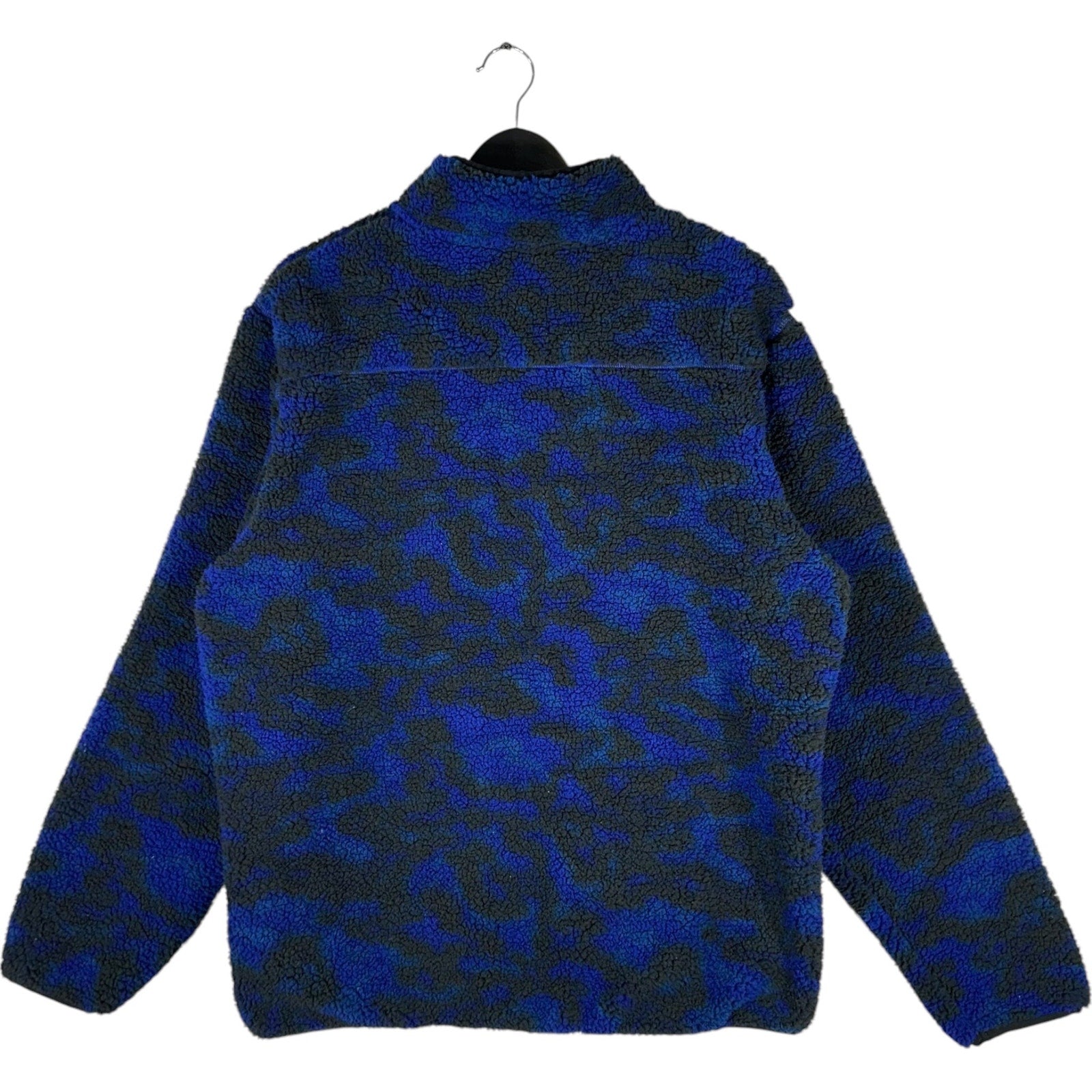 Collection of Vintage Robert Graham T Snap Camo Fleece in a gallery layout