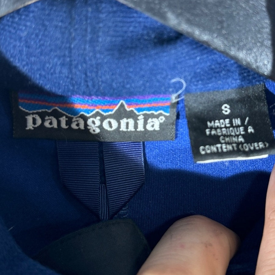 Collection of Patagonia Full Zip WindBreaker in a gallery layout